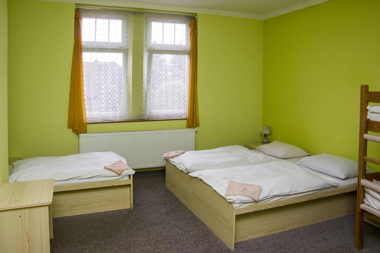 Hotel Modra Hvezda Sadská מראה חיצוני תמונה
