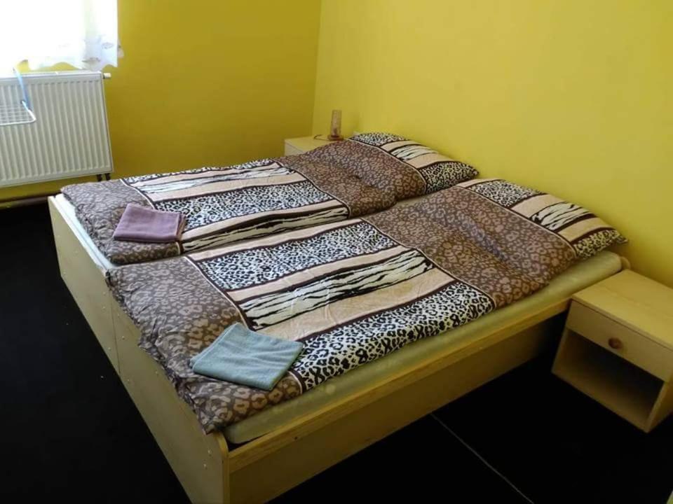 Hotel Modra Hvezda Sadská מראה חיצוני תמונה